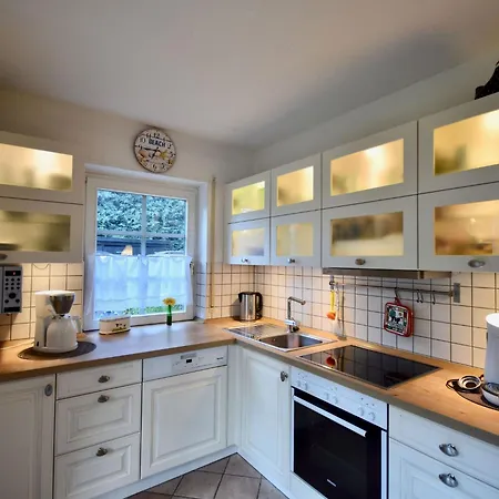 Familiaeres- Charmantes In By Interhome Zingst